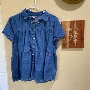 Light weight summer denim shirt. Size large.